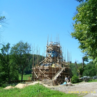komancza2008a Komańcza, cerkiew w odbudowie, stan na 08.2008 (foto: A. Szechyński)