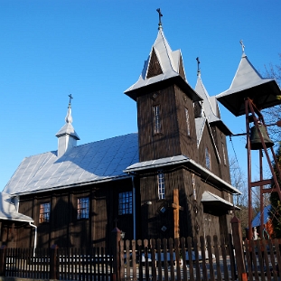 roztoki2014c Cerkiew greckokatolicka pw. św. Michała Archanioła w Roztokach Dolnych, obecnie kościół rzymskokatolicki, 2014 (foto: P. Szechyński)