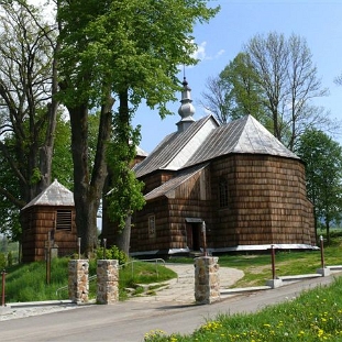 Obraz 001 Stefkowa, cerkiew greckokatolicka pw. św.Paraskewii, ob. kościół rzymskokatolicki (foto: P. Olejnik)