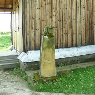 Obraz 020 Stefkowa, nagrobki obok cerkwi (foto: P. Olejnik)