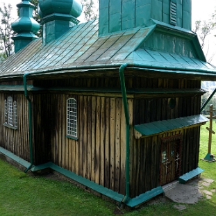 szczawne2010d Szczawne, drewniana trójdzielna cerkiew greckokatolicka z lat 1888-1889, obecnie cerkiew prawosławna, 2010 (fot. P. Szechyński)