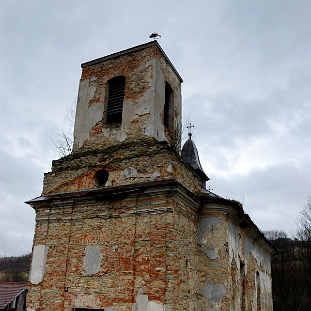 DSC_0011 Tarnawa Górna, cerkiew geckokatolicka z 1817 roku, obecnie w ruinie, 2014 (foto: P. Szechyński)