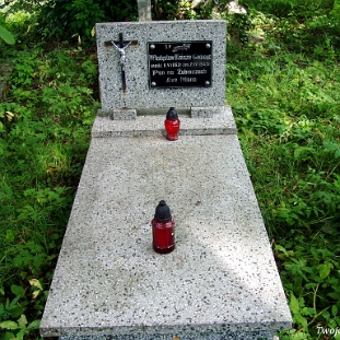 zubracze2005d Żubracze, cmentarz, nowy nagrobek Władysława ks. Giedroycia, 2005 (fot. P. Szechyński)