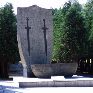 12d Cmentarz wojskowy żołnierzy polskich i radzieckich w Baligrodzie, 2004 (foto: P. Szechyński)
