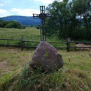 dzwin7 Dźwiniacz Górny, cmentarz młodszy, nagrobek J. Sikorskiego po przeniesieniu ze starszego cmentarza, 2016 (foto: P. Szechyński)