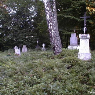 jawornik2003c Jawornik, cmentarz, rok 2003 (fot. P. Szechyński)