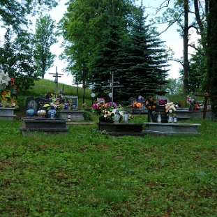 lutowc7 Lutowiska, cmentarz, 2019 (foto: P. Szechyński)