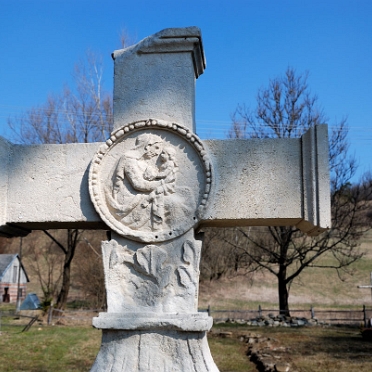 Polana, cmentarze i miejsce po kościele