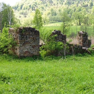 tworylne2005c Tworylne, pozostałości stodoły dworskiej, 2005 (foto: P. Szechyński)