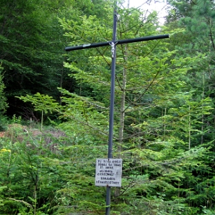 hucz11b Rabe, kamieniołom "Drobny", pamięci tragicznie zmarłego żołnierza, 2007 (foto: P. Szechyński)