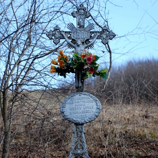 smolnik2009d Smolnik n.Osławą, krzyż przydrożny z 1896 roku, zima 2009 (foto: P. Szechyński)