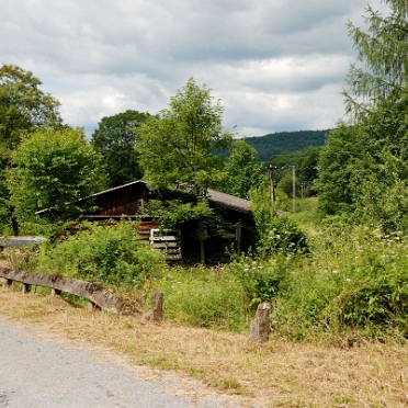 Mików niewielka osada w dolinie Osławy
