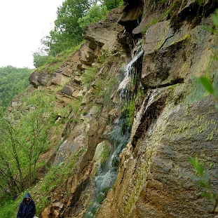komancza2010a Komańcza, nieistniejący obecnie wodospad w nieczynnym wówczas kamieniołomie, 2010 (foto: P. Szechyński)