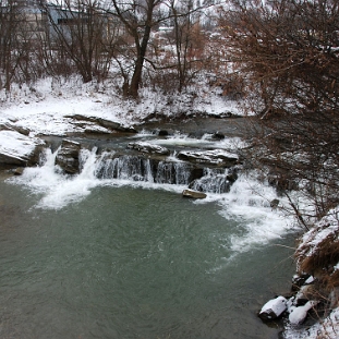 olszanka2009a Uherce, wodospad na Olszance zimą (foto: P. Szechyńśki)