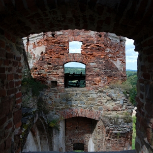 zagorz2017e Zagórz, ruiny klasztoru, 2017 (foto: P. Szechyński)