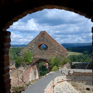 zagorz2017f Zagórz, ruiny klasztoru, 2017 (foto: P. Szechyński)