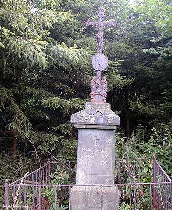 Krzyż z roku 1898 w Balnicy