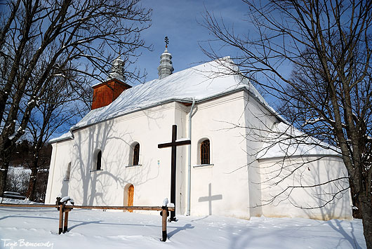 Łopienka - cerkiew zimą