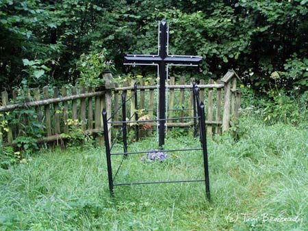 Krzyż, cmentarz w Bystrem