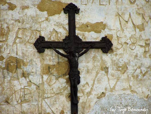 Krzyż prawdopodobnie z nagrobka Pisarczuków