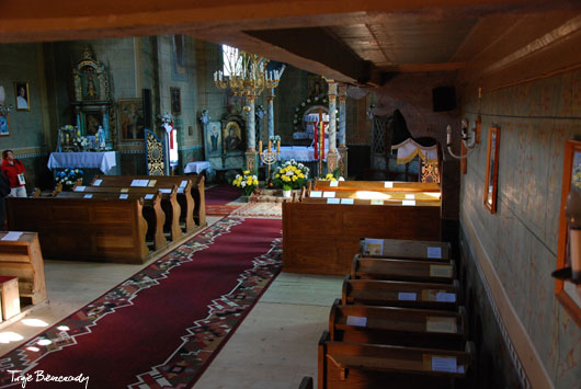 Wnętrze cerkwi w Leszczowatem
