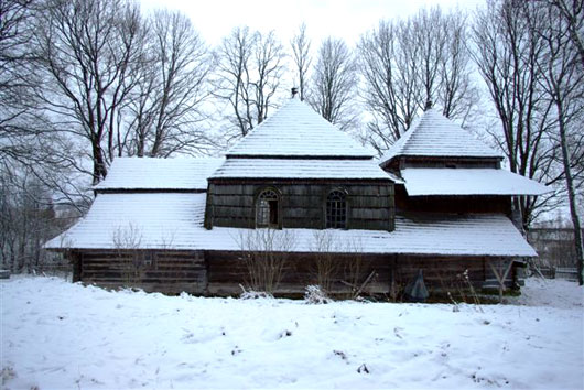 Liskowate cerkiew zimą
