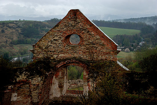 ruiny klasztoru w zagórzu
