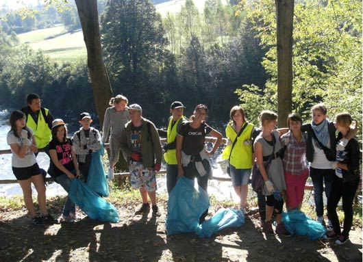 Sprzątanie terenów leśnych