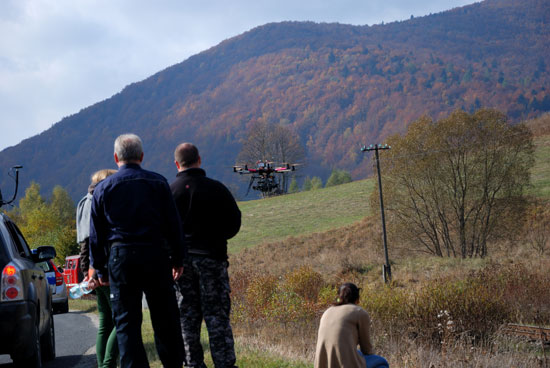 latająca kamera - scena z filmu serce, serduszko i wyprawa...