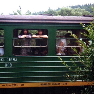 kolejka1991 Bieszczadzka Kolejka Leśna, Rzepedź, przed odjazdem ze stacji, 1993 (foto: P. Szechyński)