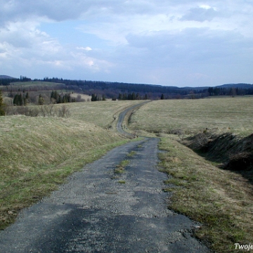 bukowiec2002b Beniowa, droga z Bukowca, 2002 (foto: P. Szechyński)