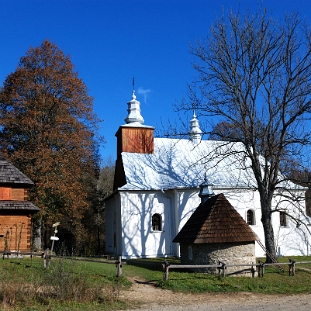 DSC_0004a Łopienka, cerkiew, jesień 2013 (fot. P. Szechyński)