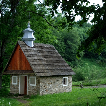 DSC_0012a Łopienka, kaplica grobowa, 2019 (fot. P. Szechyński)