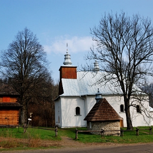 DSC_0014a Łopienka, cerkiew, wiosna 2014 (fot. P. Szechyński)