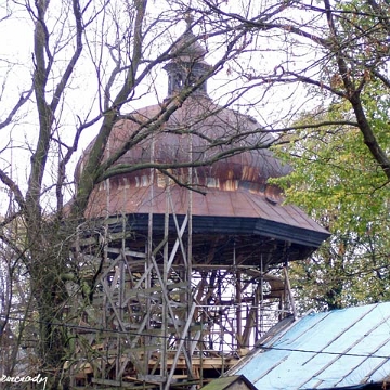 cerbal10 Baligród, cerkiew, remont kopuły (fot. P. Szechyński)