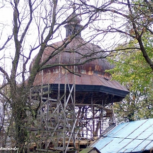 cerbal10 Baligród, cerkiew, remont kopuły (fot. P. Szechyński)