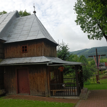 lodyna2020c Łodyna, dawna drewniana cerkiew greckokatolicka, p.w. św. Michała Archanioła z 1862r., obecnie kościół, 2020 (foto: P. Szechyński)