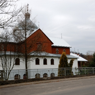 DSC_0305 Komańcza, cerkiew greckokatolicka z 1988r., 2010 (foto: P. Szechyński)