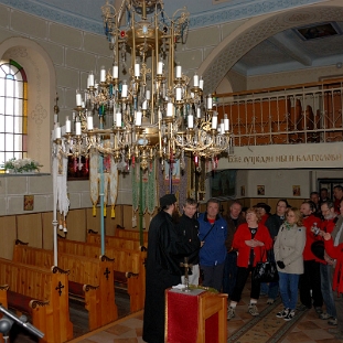 osadne2011k Osadne, cerkiew prawosławna, żyrandol pochodzi z cerkwi w pobliskiej Balnicy, 2011 (foto: P. Szechyński)