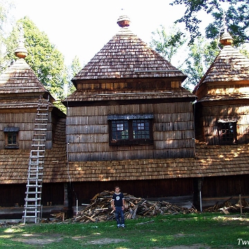 P8130006 Smolnik, cerkiew podczas prac remontowych, 2005 (foto: P. Szechyński)