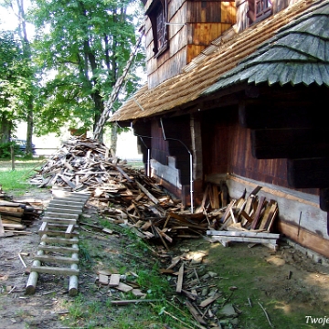 P8130009 Smolnik, cerkiew podczas prac remontowych, 2005 (foto: P. Szechyński)