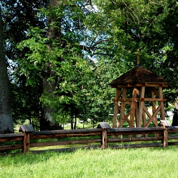 smolniks_2016b Smolnik, współczesna dzwonnica, 2016 (foto: P. Szechyński)