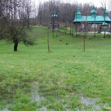 szczawne2008b Szczawne, cerkiew greckokatolicka i dzwonnica z lat 1888-1889, obecnie cerkiew prawosławna, 2008 (fot. P. Szechyński)