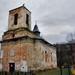 DSC_0015 Tarnawa Górna, cerkiew geckokatolicka z 1817 roku, obecnie w ruinie, 2014 (foto: P. Szechyński)