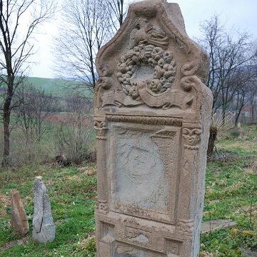 DSC_0258 Baligród, kirkut, macewy, 2010 (foto: P. Szechyński)