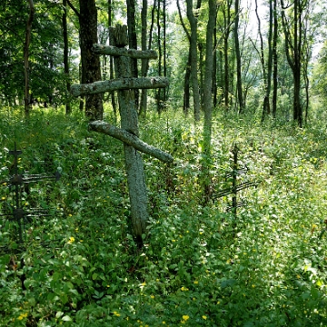 lupkow2010j Łupków, krzyż w miejscu po cerkwi, 2010 (foto: P. Szechyński)