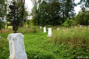 bystre2010d Bystre k. Czarnej, cmentarz, rok 2010 (foto: P. Szechyński)