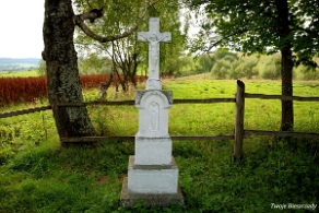 bystre2010e Bystre k. Czarnej, cmentarz, rok 2010 (foto: P. Szechyński)