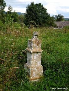 bystre2010f Bystre k. Czarnej, cmentarz, rok 2010 (foto: P. Szechyński)