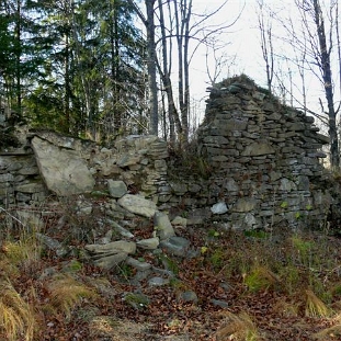 001255obraz_156 Caryńskie, ruina kaplicy odpustowej św. Jana (foto: P. Olejnik)
